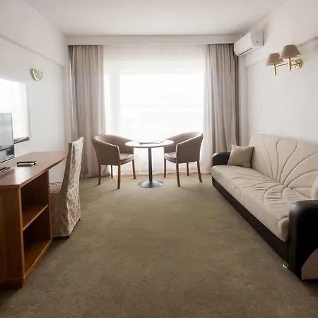 Savoy 4*